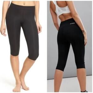 Ivy Park Black High Rise Capri Yoga Active Leggings - XS
